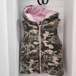 Girls Camouflage Hooded Puffer Vest with Pink Lining